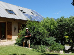 Chambre chez l'habitant au coeur d'un jardin de montagne, Briancon